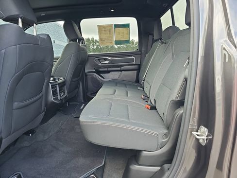 Used 2023 RAM 1500 Big Horn AWD/4WD image 18