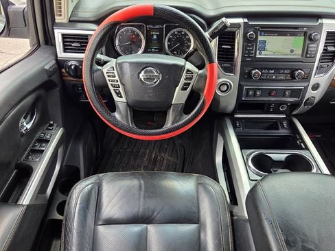 Used 2017 Nissan Titan SL RWD image 11