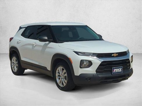 Used 2022 Chevrolet TrailBlazer LS FWD image 3