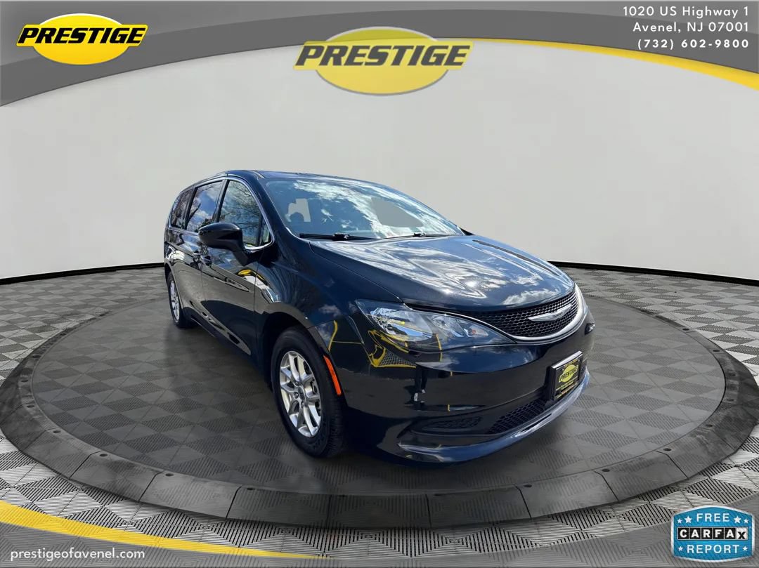 Used 2024 Chrysler Voyager LX FWD image 3