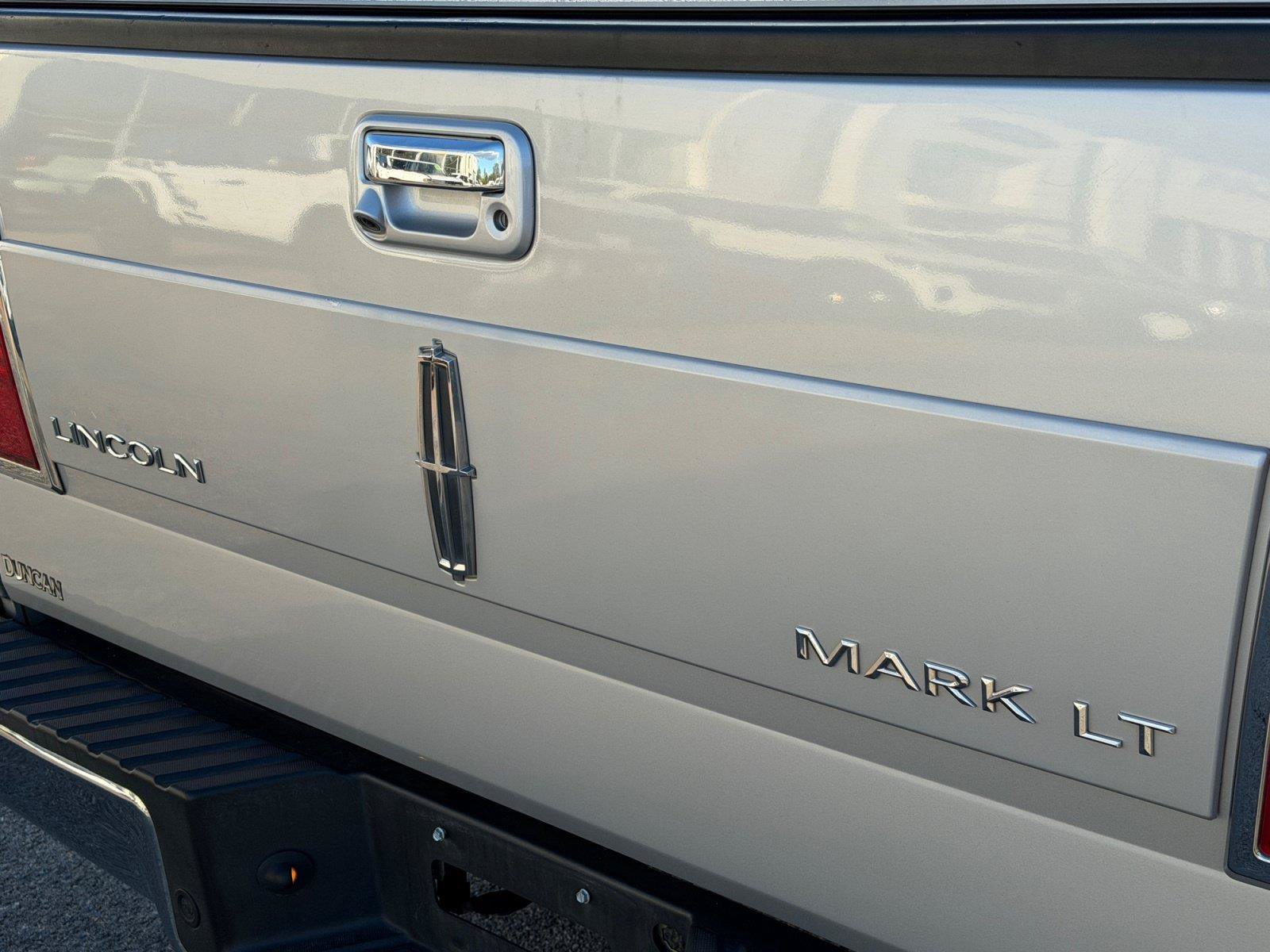 Used 2008 Lincoln Mark LT 4x4 image 21