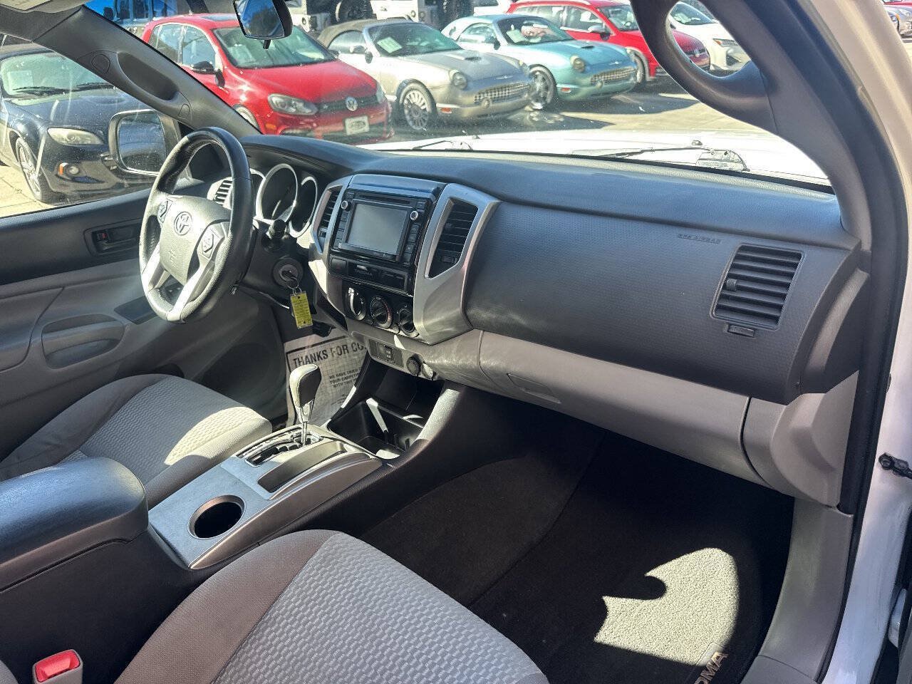 Used 2015 Toyota Tacoma 2WD Access Cab w/ SR5 Package image 16