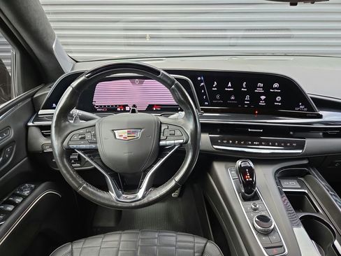 Used 2023 Cadillac Escalade ESV V AWD/4WD image 8
