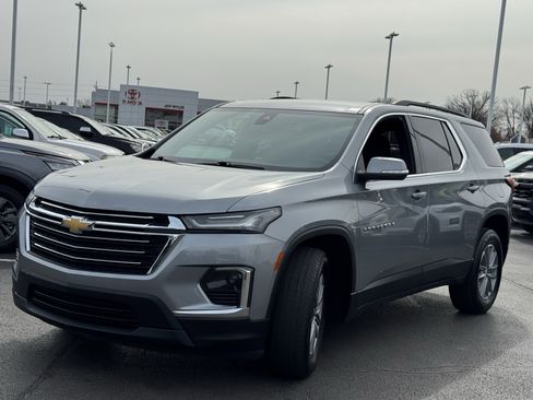 Used 2023 Chevrolet Traverse LT image 15