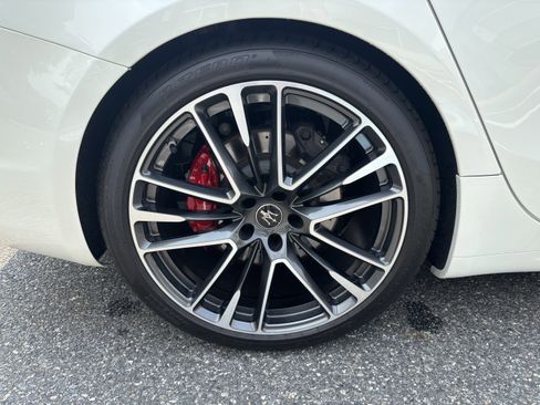 Used 2021 Maserati Ghibli Trofeo image 14