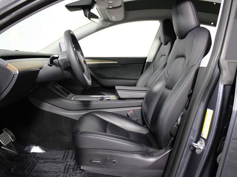 Used 2022 Tesla Model Y Performance image 8