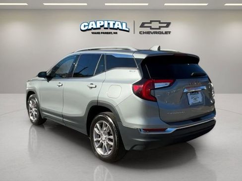 Used 2023 GMC Terrain SLT image 3