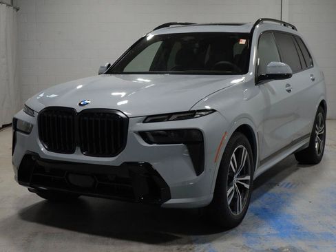 New 2027 BMW X7 xDrive40i w/ M Sport Package AWD/4WD image 1