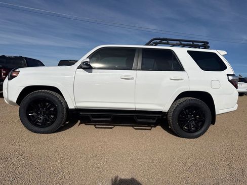 Used 2024 Toyota 4Runner SR5 Premium w/ Moonroof Package image 4