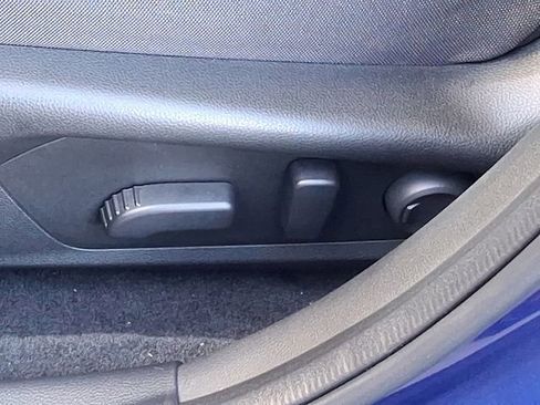 Used 2025 Subaru Crosstrek 2.0i Premium image 25