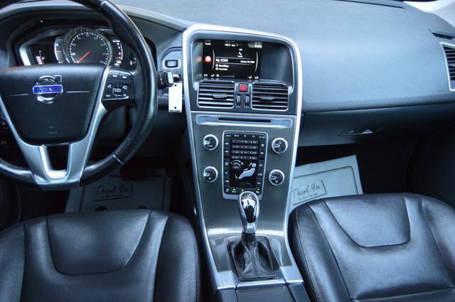 Used 2015 Volvo XC60 T5 Premier w/ Proximity Package FWD image 20