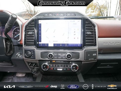 Used 2022 Ford F350 Platinum w/ FX4 Off-Road Package image 15