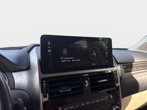 Used 2022 Lexus GX 460 Premium w/ Accessory Package AWD/4WD image 23