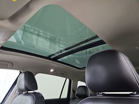 Used 2021 Volkswagen Atlas SEL image 19