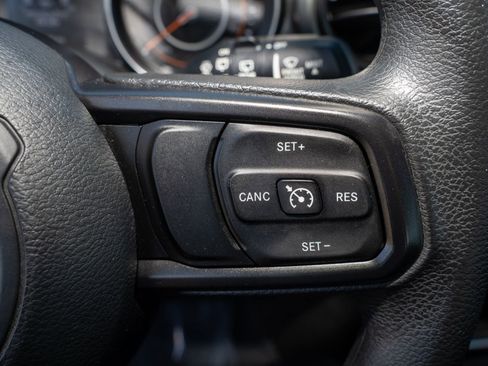Used 2018 Jeep Wrangler Unlimited Sport image 30