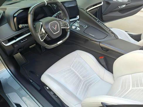 Used 2024 Chevrolet Corvette Z06 RWD image 19