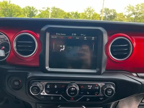 Used 2018 Jeep Wrangler Rubicon AWD/4WD image 17