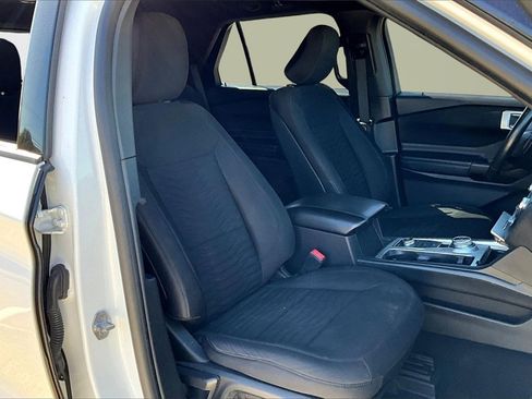 Used 2020 Ford Explorer XLT image 29