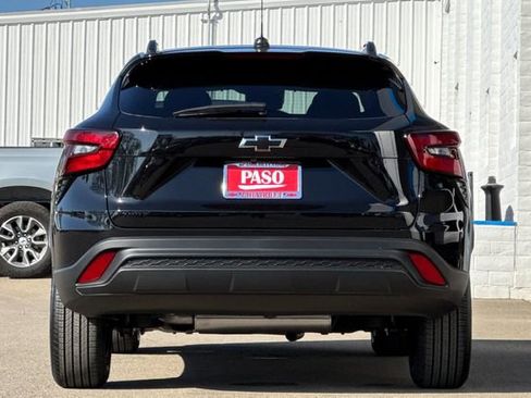 New 2026 Chevrolet Trax LT w/ Midnight Edition image 6