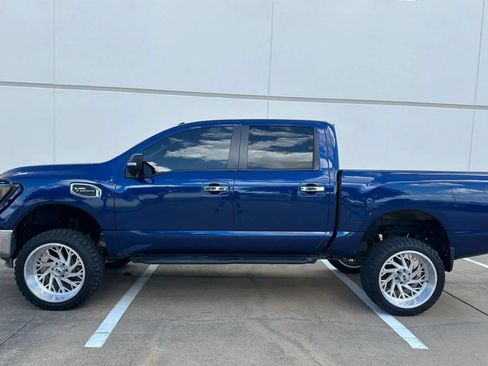 Used 2017 Nissan Titan SV AWD/4WD image 1