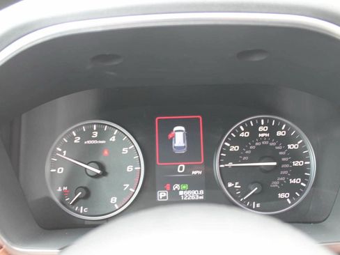 Used 2025 Subaru Outback Touring XT w/ Tech Package 3 AWD/4WD image 10