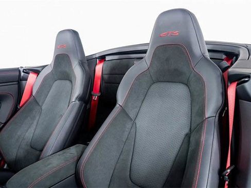 Used 2025 Porsche 911 Carrera GTS image 3