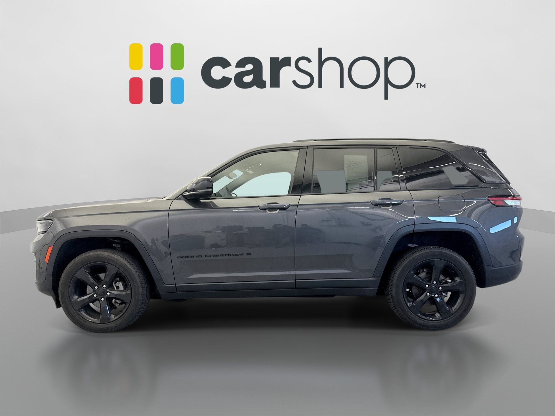 Used 2023 Jeep Grand Cherokee Altitude AWD/4WD image 2