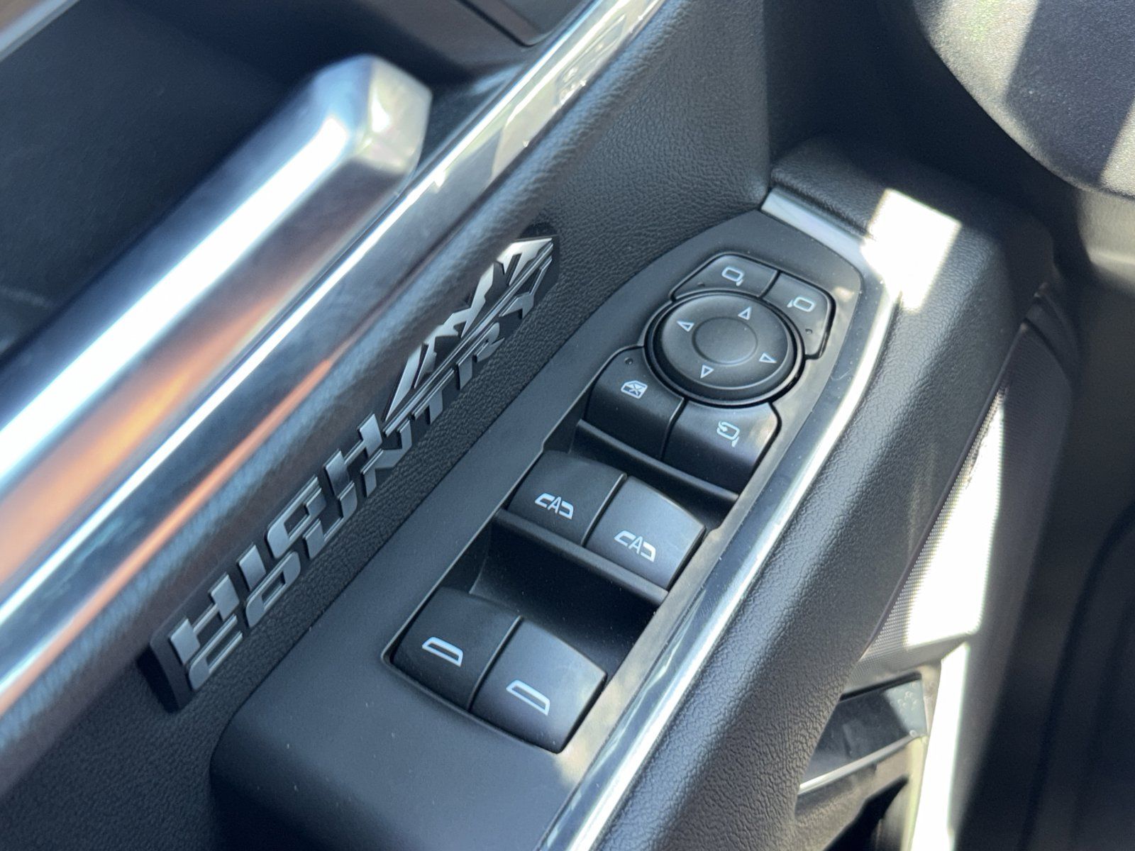 Used 2023 Chevrolet Silverado 1500 High Country AWD/4WD image 18
