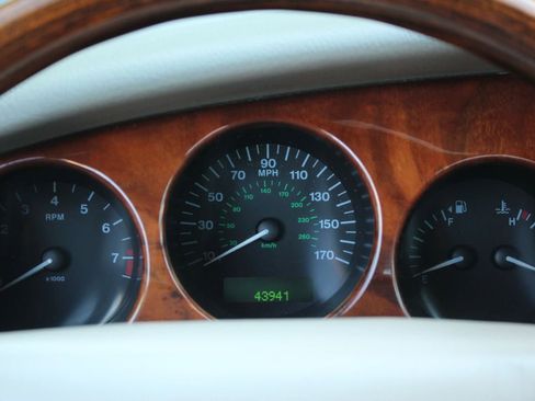 Used 2000 Jaguar XK8 image 16