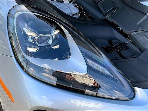 Used 2022 Porsche Cayenne image 32