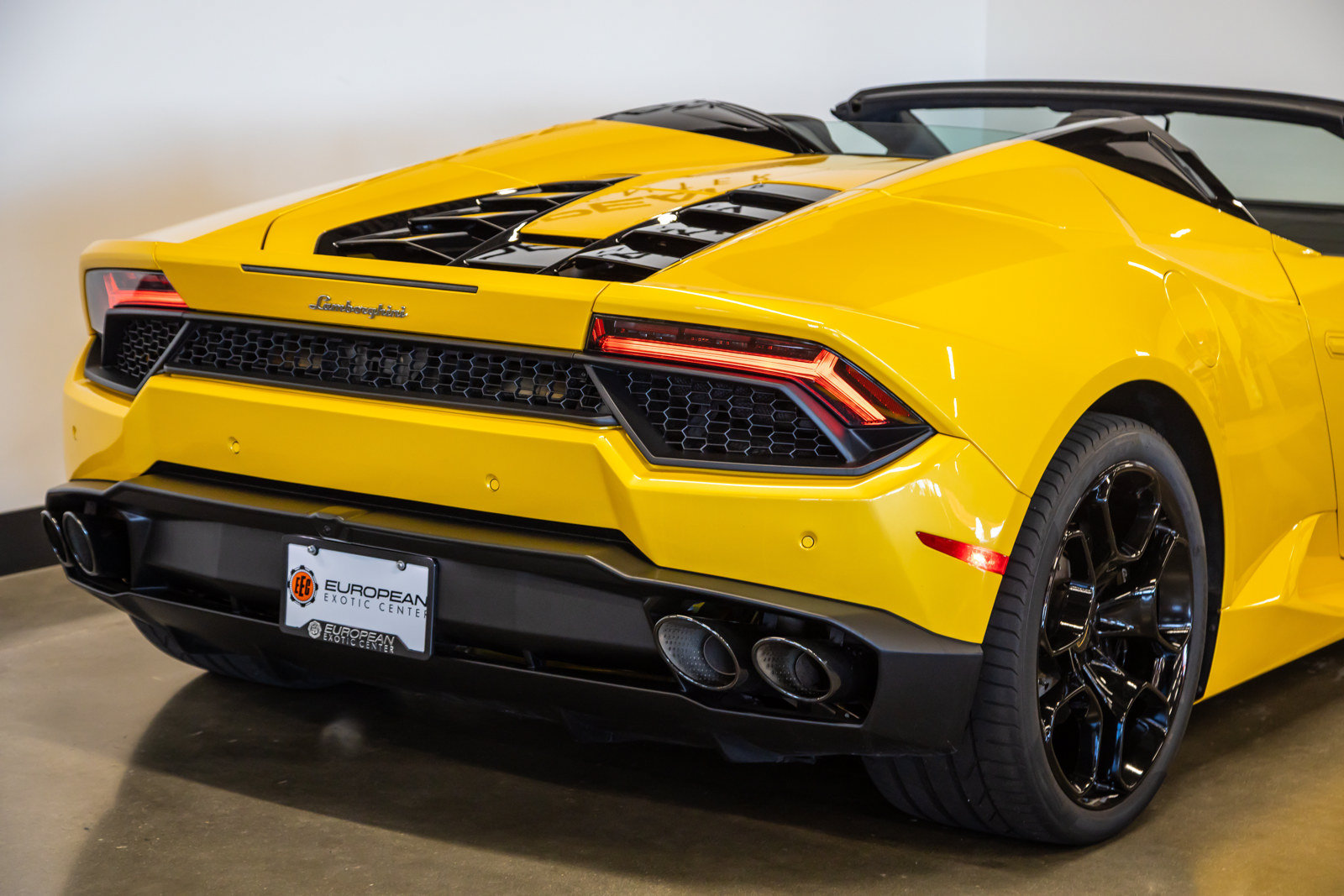 Used 2018 Lamborghini Huracan LP 580-2 RWD image 24