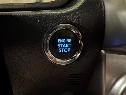 Used 2022 Toyota 4Runner SR5 image 11