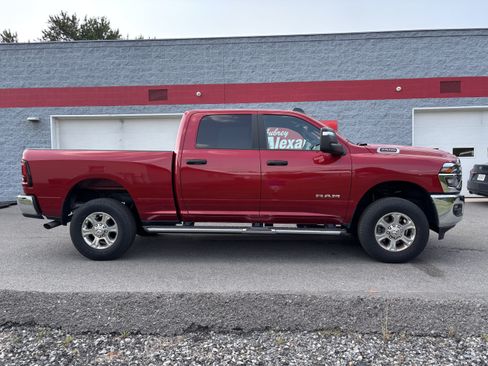 Used 2026 RAM 2500 Big Horn AWD/4WD image 2