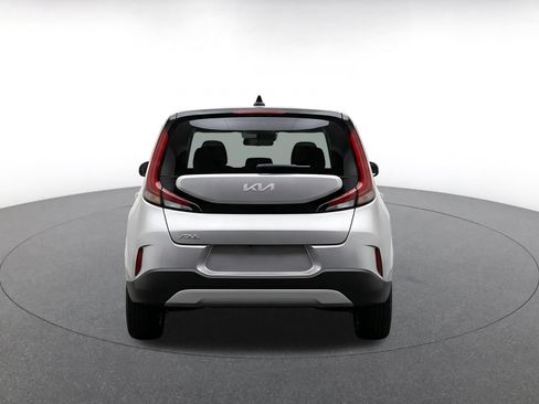 Used 2025 Kia Soul LX w/ LX Technology Package FWD image 8