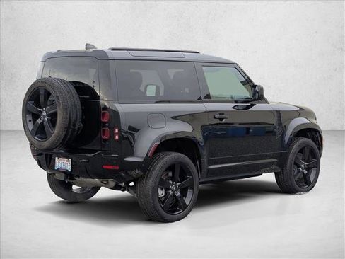 New 2025 Land Rover Defender 90 X-Dynamic SE AWD/4WD image 2