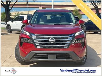 Used 2025 Nissan Rogue SV FWD video 1