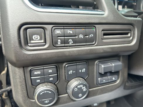 Used 2021 Chevrolet Tahoe Z71 w/ Z71 Signature Package AWD/4WD image 22
