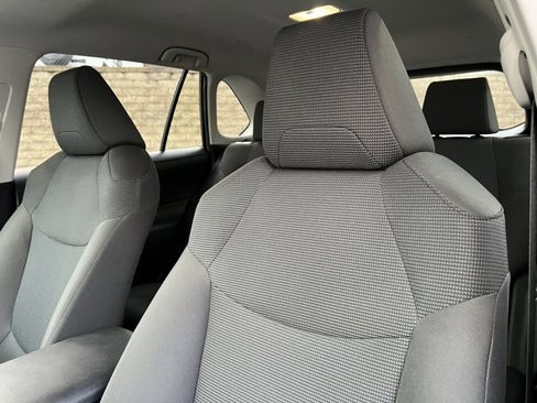 Used 2023 Toyota RAV4 LE image 10