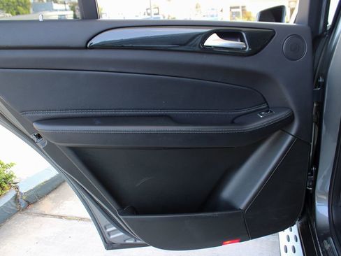 Used 2018 Mercedes-Benz GLS 450 4MATIC image 50