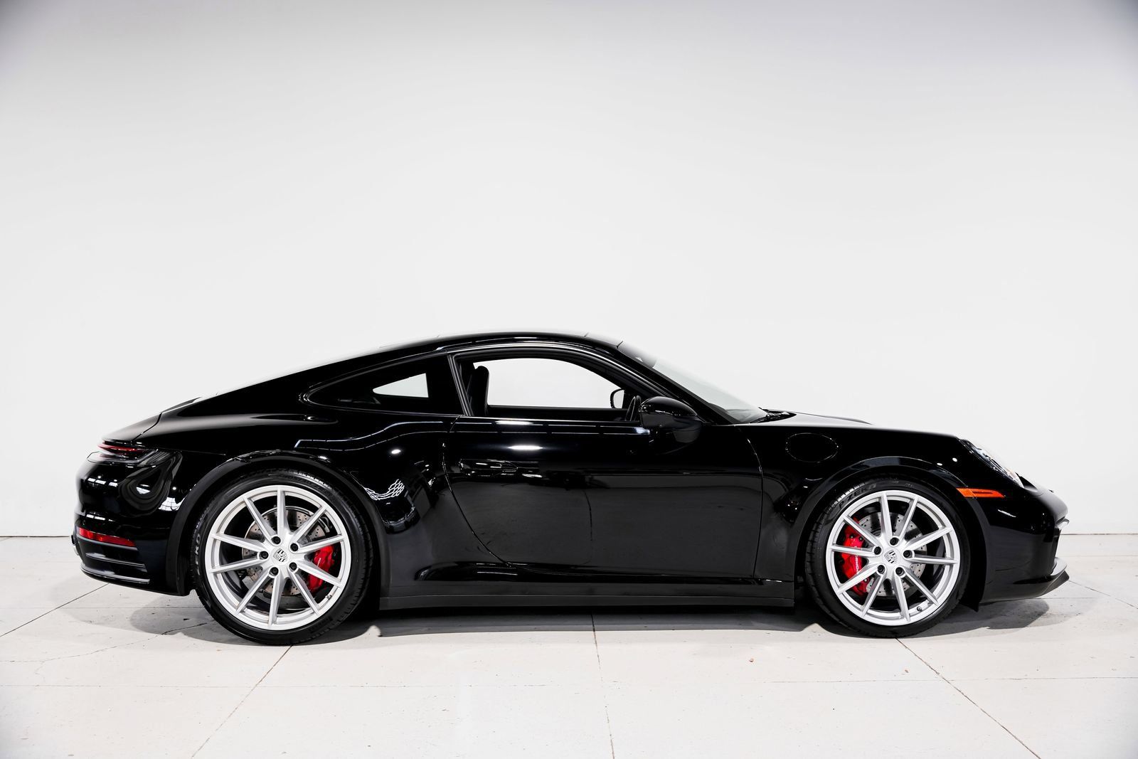 Used 2022 Porsche 911 Carrera 4S AWD/4WD image 2