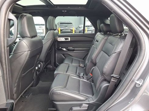 Used 2022 Ford Explorer ST w/ Equipment Group 401A image 12