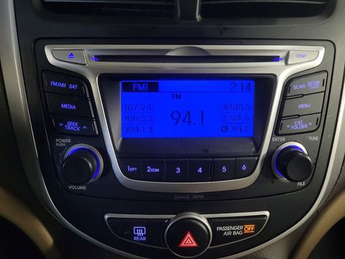 Used 2014 Hyundai Accent GLS image 25