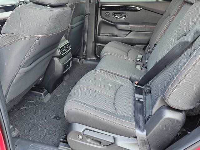 New 2026 Honda Pilot Sport image 6