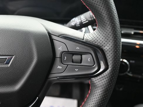 Used 2025 Chevrolet Trax RS w/ Driver Confidence Package image 12