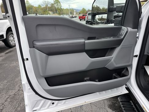 New 2025 Ford F550 XLT w/ XLT Value Package image 7