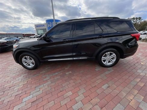 Used 2022 Ford Explorer XLT w/ Equipment Group 202A image 30