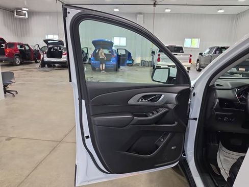 Used 2021 Chevrolet Traverse RS w/ LPO, Floor Liner Package AWD/4WD image 25