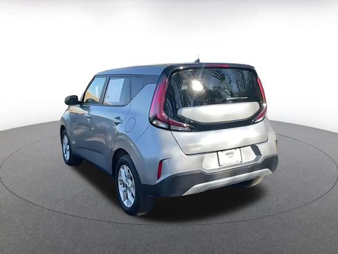 Used 2025 Kia Soul LX w/ LX Technology Package image 11