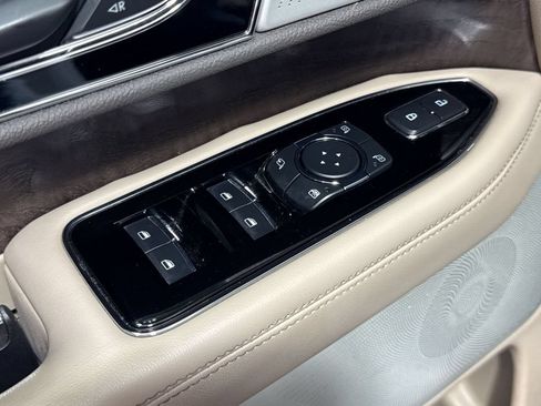 Used 2022 Lincoln Navigator Reserve AWD/4WD image 15