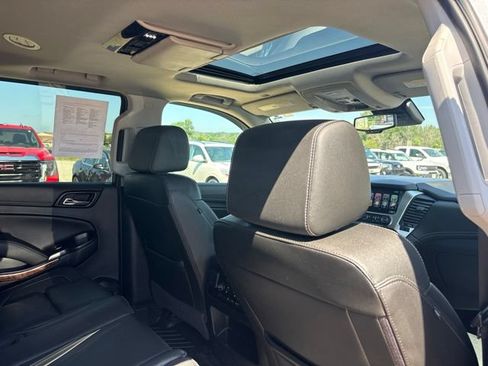 Used 2020 Chevrolet Tahoe Premier w/ Premier 6.2L Value Package AWD/4WD image 43